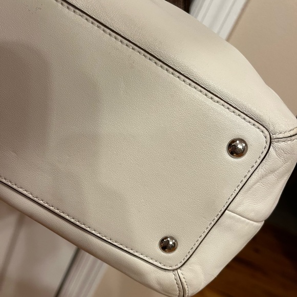 Coach Vintage Leather Shoulder Bag - Picture 6 of 9